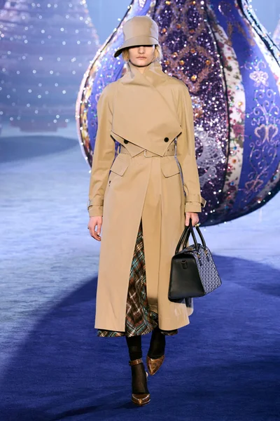Look 63